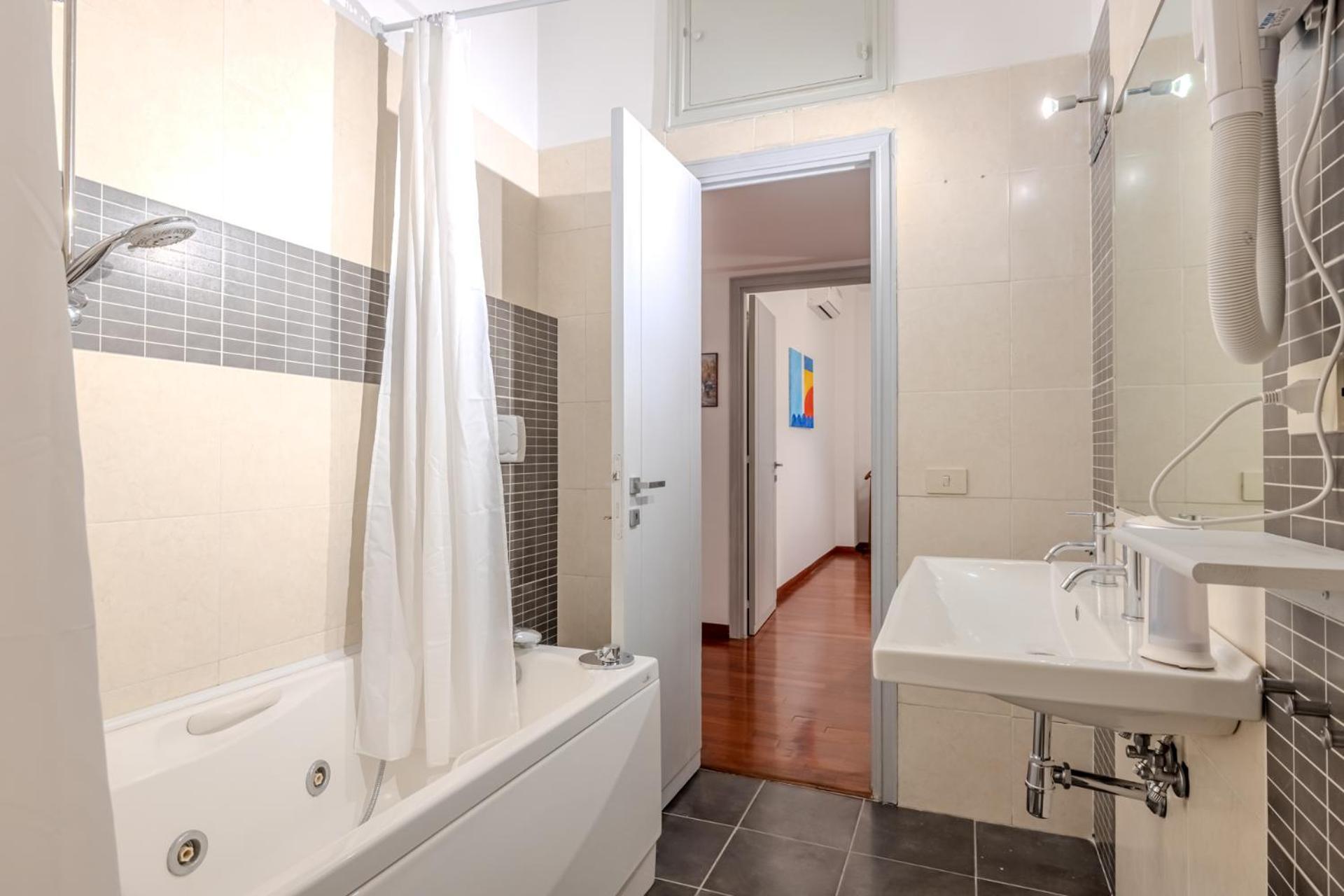 Vatican, 2 Bedrooms With Terraces And Garage