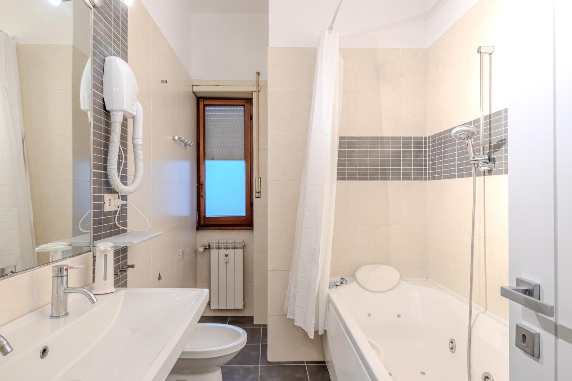 Vatican, 2 Bedrooms With Terraces And Garage *
